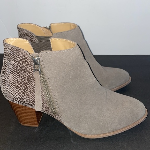 VIONIC Anne Ankle Boots Shoes Booties Suede Beige Snakeskin Print Side Zip - Picture 5 of 11